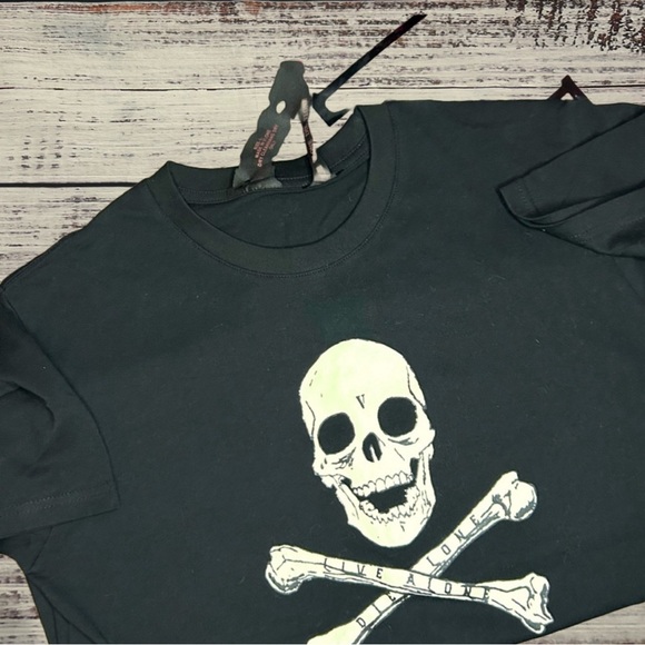 VLONE- skull # Cross Bones - size large- w/Shipping Bag - Picture 2 of 6